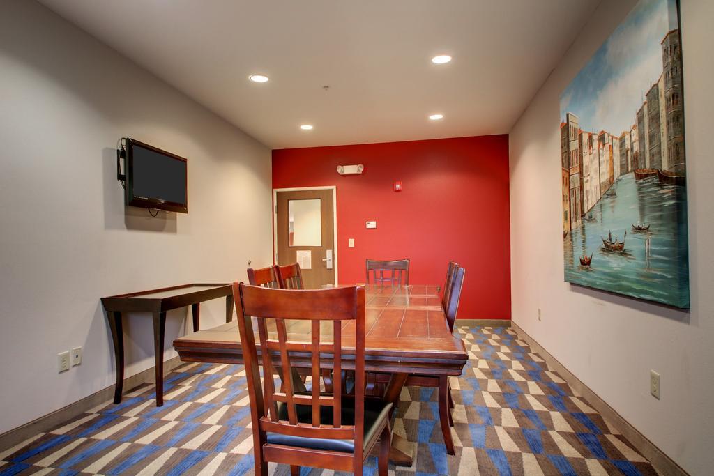 Microtel Inn & Suites By Wyndham Tuscaloosa Eksteriør billede